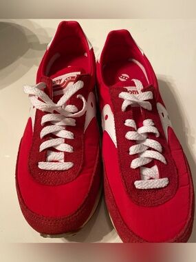 Saucony Trainer 80 Red and White Low-Top Sneakers nylon & suede Sz 6US 38.5 EU